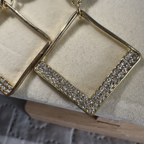Earrings like new, gold color