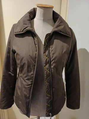 Зимно дамско яке Esprit medium като ново кафяво