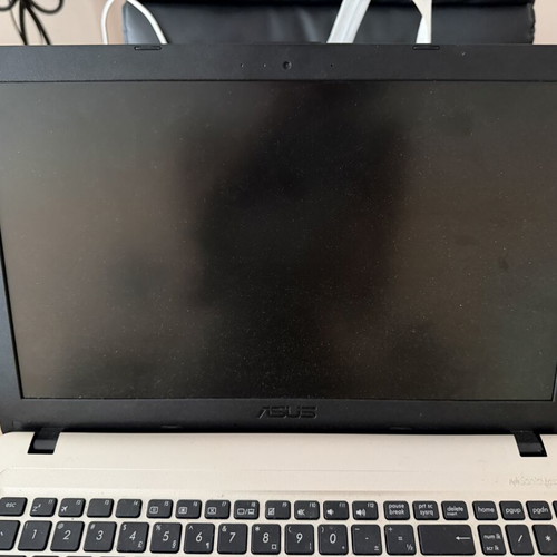 Asus VivoBook X540UA laptop like new, Intel Core i5, 15.6 inch, 256GB SSD