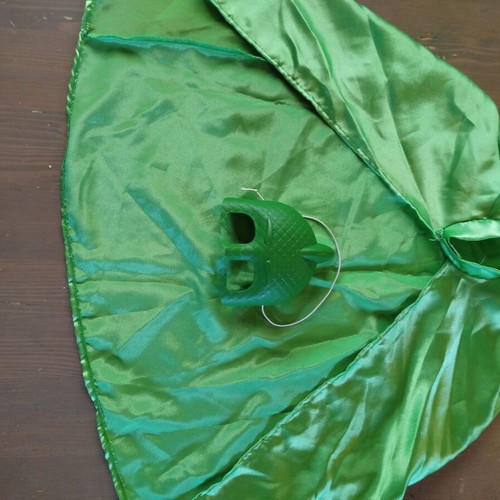 Pj masks Gekko cape and mask like new