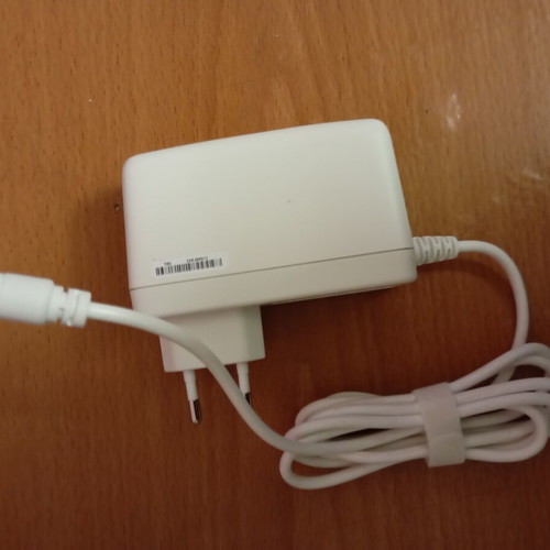 ZTE charger 12 volt 3 amp 36 watt