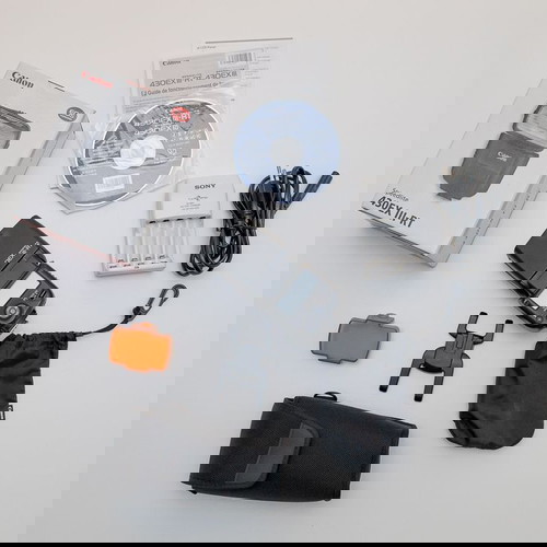 Canon Speedlite 430EX III-RT like new with accessories and charger