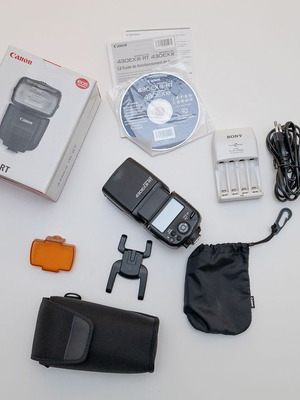 Canon Speedlite 430EX III-RT σαν καινούργιο με παρελκόμενα και φορτιστή