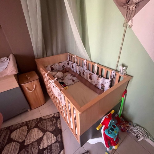 Micuna baby convertible bed like new