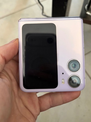 Oppo Find N2 Flip 256GB used with 12GB RAM and large battery