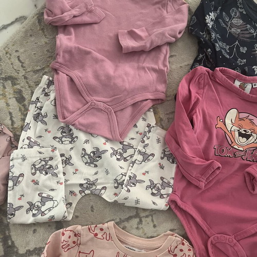Baby clothing lot size 80/12 months like new