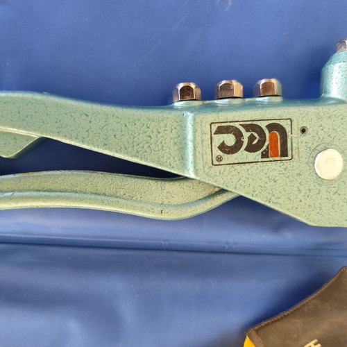 Metal Hand Riveter 27cm like new