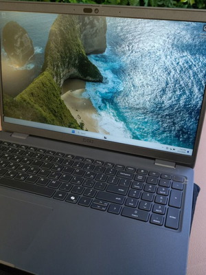 Laptop Dell Latitude 3550 15,6” καινούργιο με 16GB DDR5 RAM, 512GB SSD