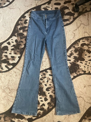 Shein blue flared jeans size M like new