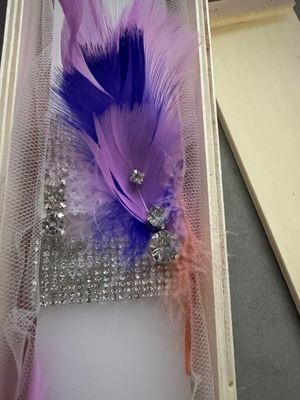Handmade candle with feathers and strass in wooden box new