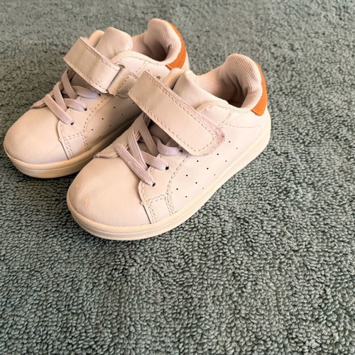 Casual low athletic shoes used for baby boy size 22 white