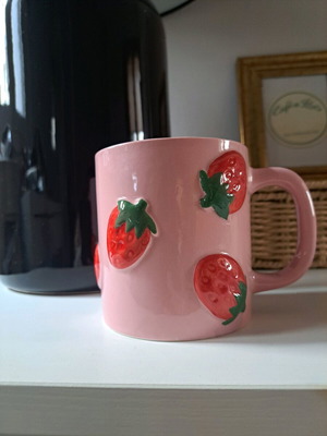 Ceramic mug strawberries like new