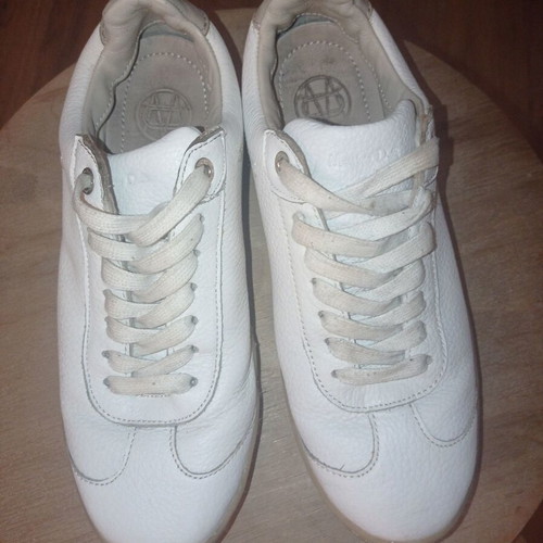 Massimo Dutti white leather sneakers like new, size 37