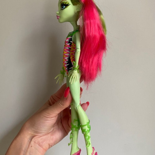 Monster High Venus McFlytrap doll 2012 Swim Class used
