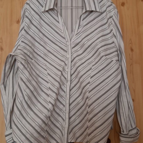 Dina women's white shirt with grey stripes like new, size XXXL