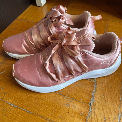 Puma satin sneakers used, size 36, dusky pink with ribbons