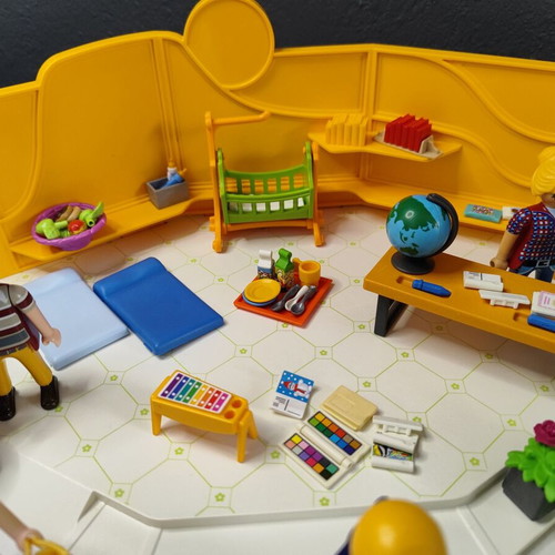 Playmobil children's daycare used, assorted pieces