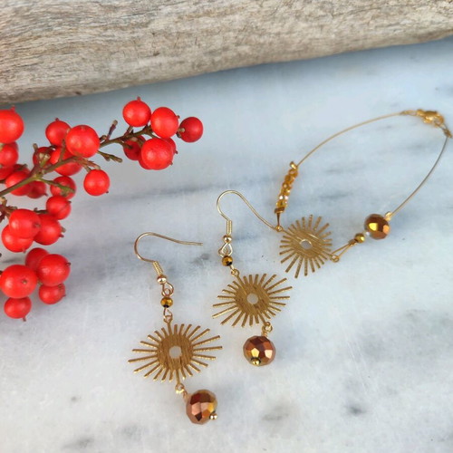 Handmade bracelet and earrings set from brass and crystals, new