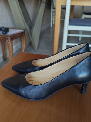 Geox leather pumps like new, black, size 35