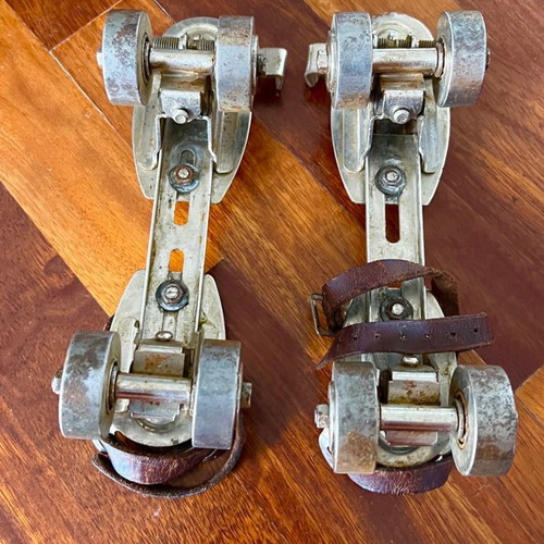 Chicago vintage skates used, metallic and adjustable from 1950