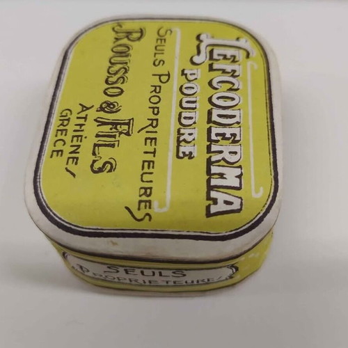 Sealed collectible powder from 1920 new