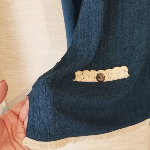 Unique blouse used blue, size Large