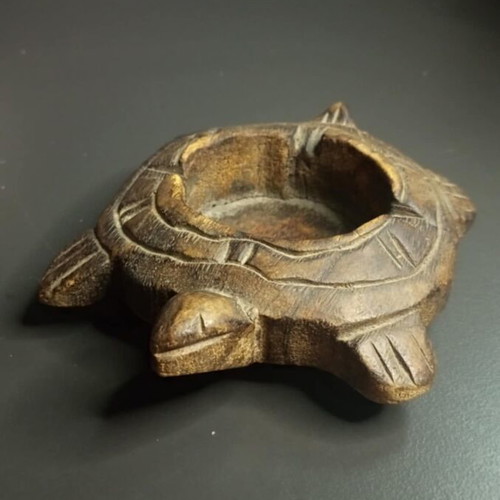 Handmade wooden turtle-shaped ashtray like new