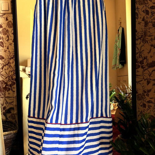 Karavan custom-tailored striped skirt, navy and white
