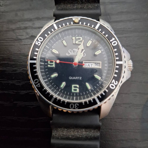 Shark Diver Quartz 200M watch used, vintage style