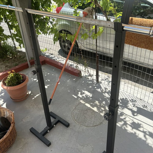 Bar without uprights