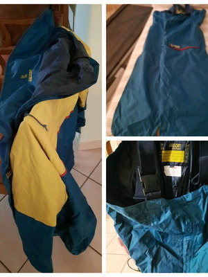 Nitserada medium waterproof like new