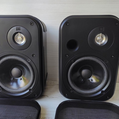 JBL Control One 2-Way Compact Monitor Speakers like new, pair