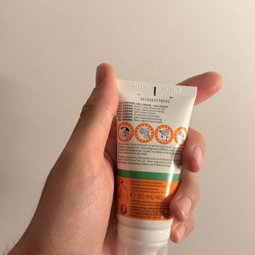 La Roche-Posay Anthelios Uvmune 400 sunscreen new