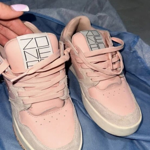 Champion pink athletic shoes like new, size 37