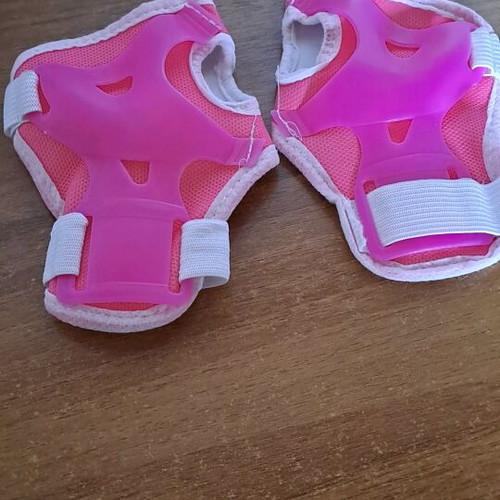 Children's protective pads for knees and elbows pink like new