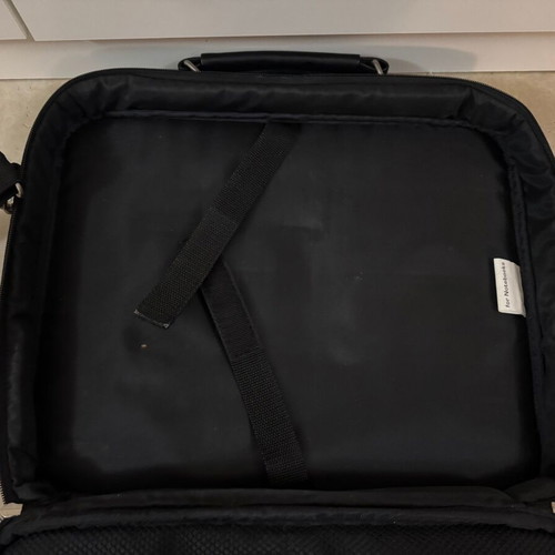 Laptop bag BASE XX like new, black with multiple compartments