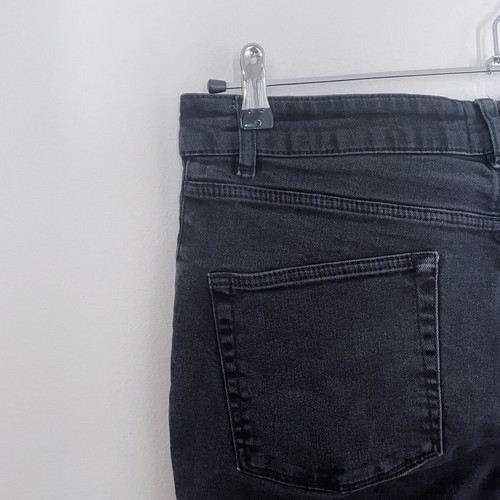 Noak Jean pant with rips used, size W34 L32, black