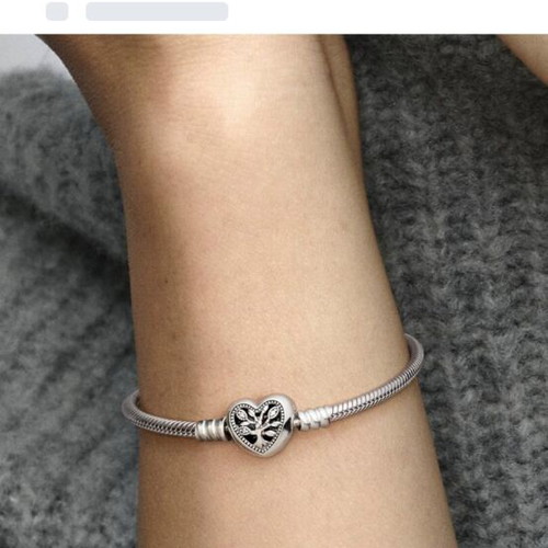 Pandora bracelet 19 cm with heart clasp and family tree zirconia