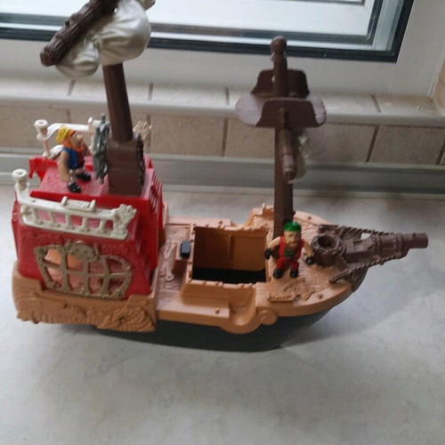 Fisher Price Great Adventures pirate ship used with 2 pirates