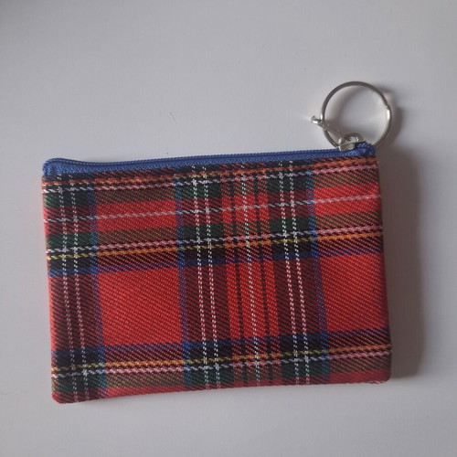 Plaid red wallet like new, one compartment 11×8 cm