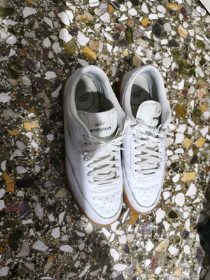 Nike white casual shoes size 44 like new