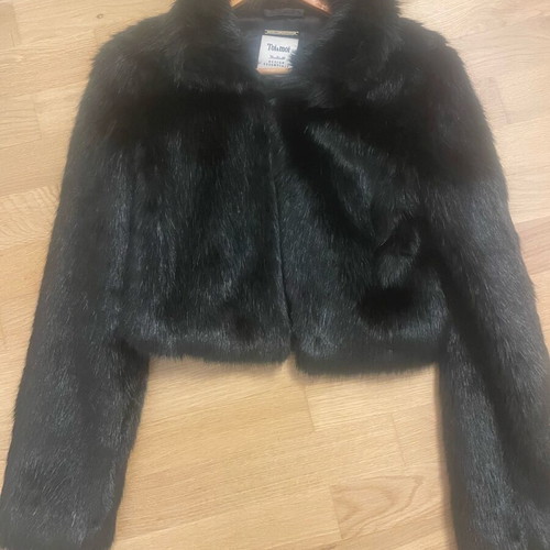 Short black fur coat Toi Moi like new
