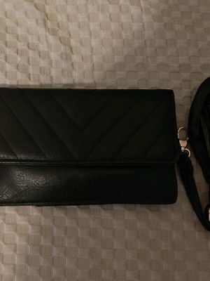 Crossbody bag women's new black 20x13 cm