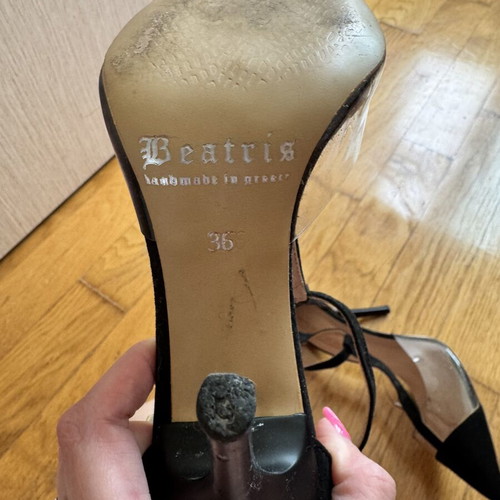 Black velvet pointed heels like new, size 36, transparent detail