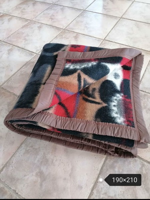 Handmade wool blanket vintage like new 190×210
