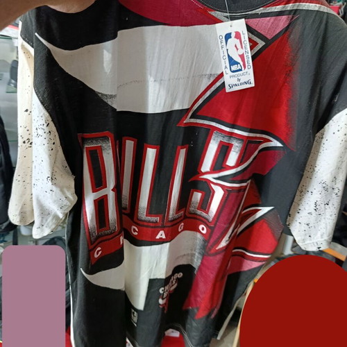 Vintage Spalding NBA Chicago Bulls T-shirt size M new with tag