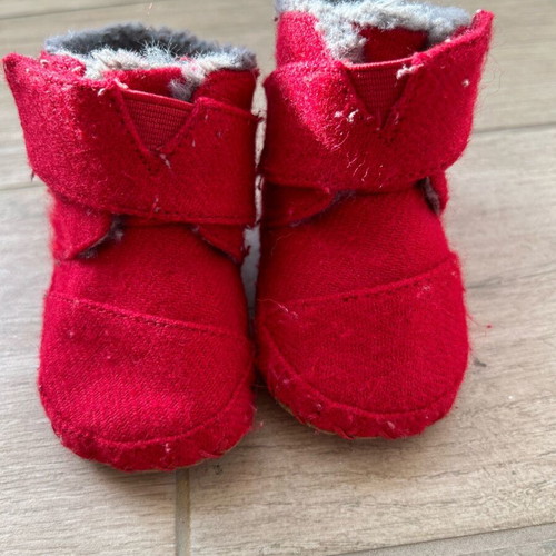 TOMS soft sole baby shoes used, size 19.5
