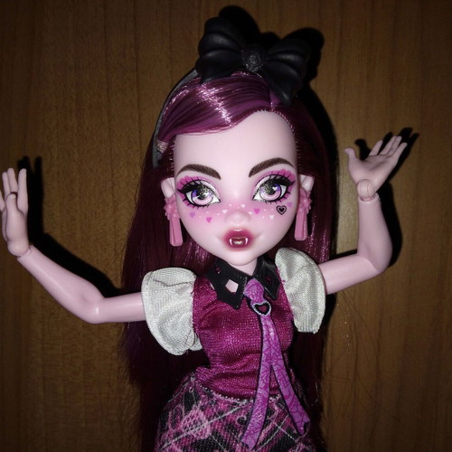 Monster High G3 Buried Secrets Wave 2 Scare-mester Style Draculaura doll like new