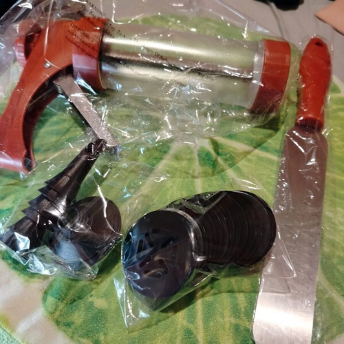 NAVA pastry tools set new with cookie cutter and silicone gun