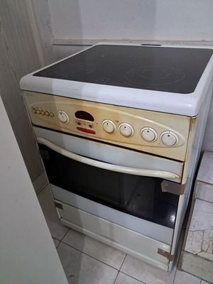 Ηλεκτρική κουζίνα Elko με φούρνο και 3 μάτια